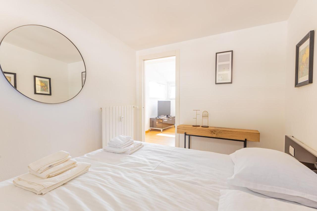 Casa Elea_ Panoramic Attic In City Center Campione d'Italia Exterior photo