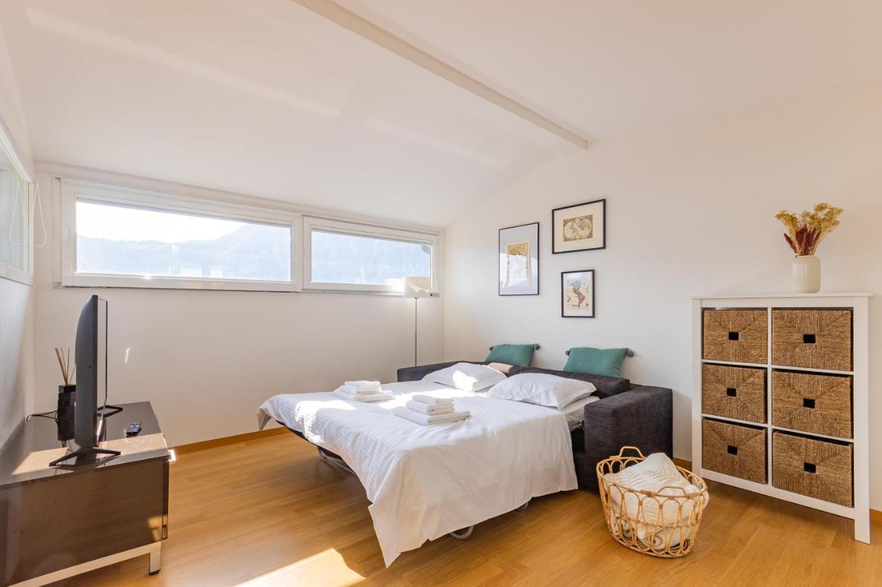 Casa Elea_ Panoramic Attic In City Center Campione d'Italia Exterior photo
